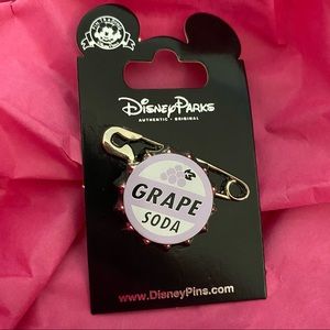 Disney UP Gape Soda pin